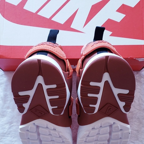 New Youth Nike Huarache City GS. - Picture 2 of 7